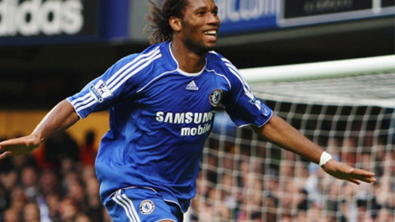 دروغبا أول إفريقي ينال جائزة “القدم الذهبية”