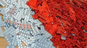 إحباط تهريب 81200 علبة من المهلوسات من فرنسا إلى وهران