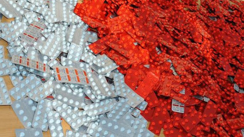 إحباط تهريب 81200 علبة من المهلوسات من فرنسا إلى وهران