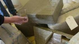 “مالي” يزوّر جنسيته ويحاول تهريب 3 أطنان من الكيف بصحراء بشّار