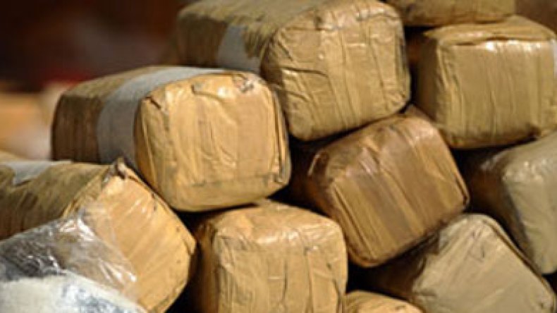 تهريب الكوكايين داخل أظرفة بريدية وقوارب الحراقة