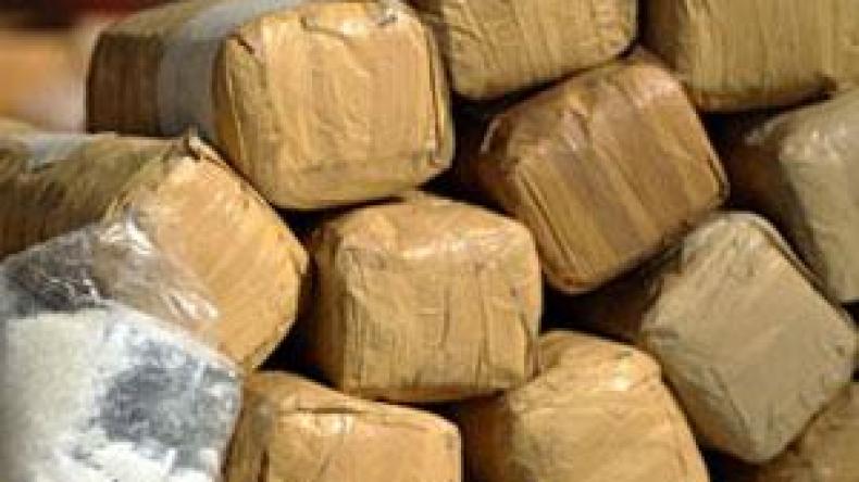 الإطاحة بـ 10 بارونات لتهريب الكيف والأسلحة