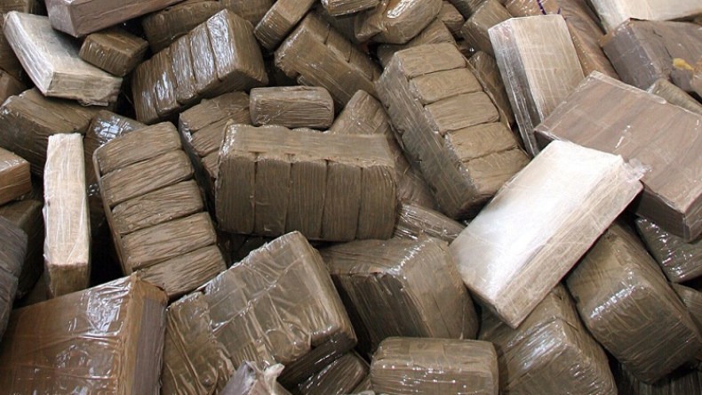 حجز 4 قناطير من المخدرات في عين تيموشنت