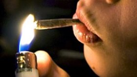 عام‭ ‬حبسا‭ ‬لمناصرين‮ ‬للمنتخب‭ ‬بسبب‭ ‬المخدرات