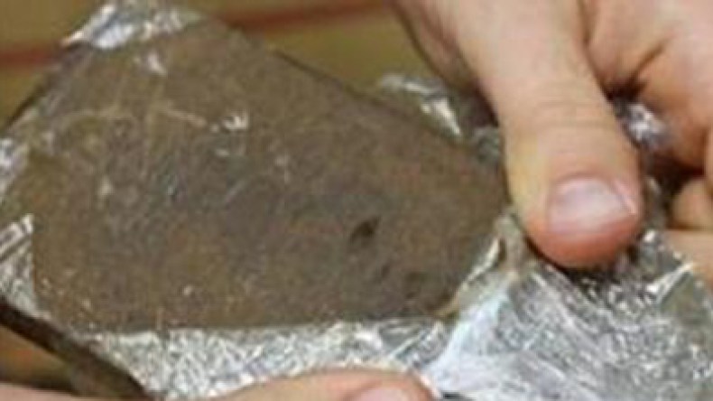 معركة دامية بالكلاب والسواطير بين مسوّقي الزطلة بفريحة