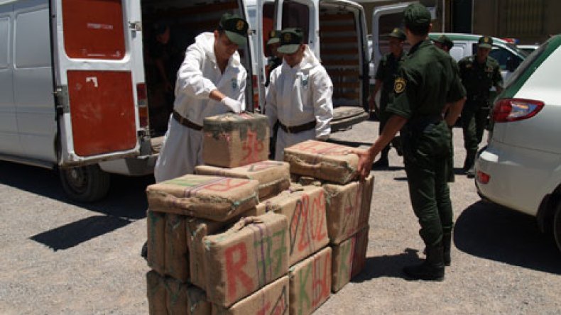 المرسيدس والغولف “زطلة” مغربية تنافس السيارات الألمانية في السوق الجزائرية