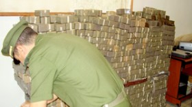 مصالح‭ ‬الأمن‭ ‬تلاحق‭ ‬أفراد‭ ‬شبكة‭ ‬لتهريب‭ ‬الكوكايين‭ ‬إلى‭ ‬الجزائر‭ ‬بينهم‭ ‬مغربي