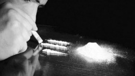 صدمة النسب المجهول تدفع طالبًا في فرنسا لإدمان الهيروين!