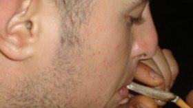 ملاعب كرة القدم تتحول إلى »محشاشات« للزطلة والشذوذ