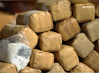 7 tonnes of drugs seized, 2 drug barons rounded up in western Algeria.