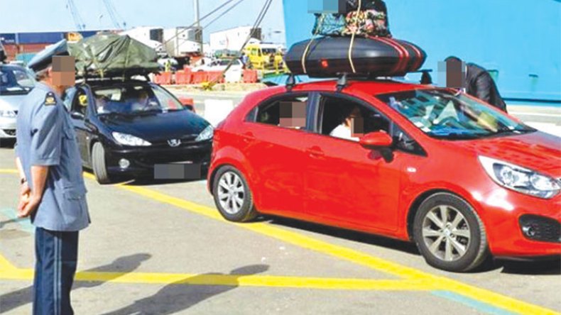 موظفة ببلدية فرنسية تحاول إغراق الجزائر بالمهلوسات!