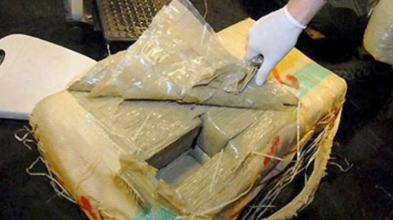 شرطيان ضمن عصابة لنقل المخدرات داخل صناديق الخضر !