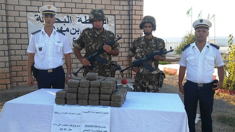 حجز قنطار مخدرات بالحدود الغربية