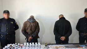 عصابة “أنور السادات” تروج أقراص “الحمرا” في الولايات!