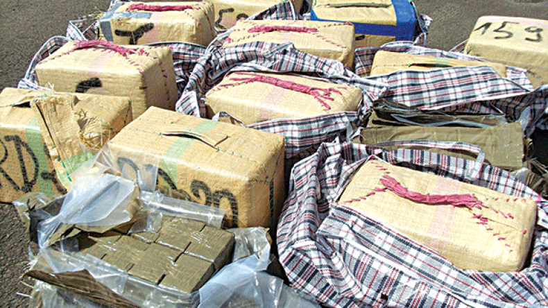 المخزن يتنصّل من محاربة الإرهاب والحشيش بمقاطعة اجتماع الجزائر!