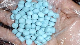 “مجنون” يقود عصابة لترويج المخدّرات بوصفات طبيّة مزوّرة!