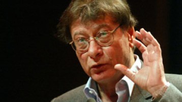 ذكرياتي الخاصة مع الشاعر العالمي الراحل محمود درويش