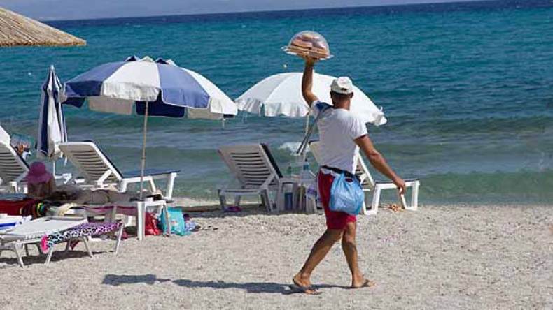 سرقة مقننة على الشواطئ