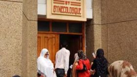 مواطنون يتنافسون على زيارة المرضى من غير الأهل يوم العيد