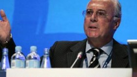 بيكنباور: 24 منتخبا في نهائيات كأس أوروبا بدءا من 2016