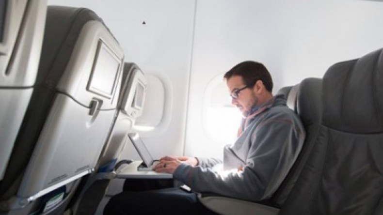 دبي تبدأ تطبيق الحظر الأمريكي على الأجهزة الإلكترونية في الرحلات