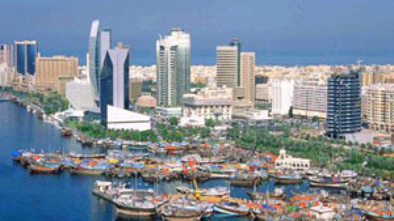 الإمارات تحاكم وزيرا بتهم الاحتيال وخيانة الأمانة والتآمر