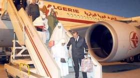 تأجير طائرة فقط لنقل الحجاج والمصطافين بسبب “تقشف” الجوية الجزائرية!
