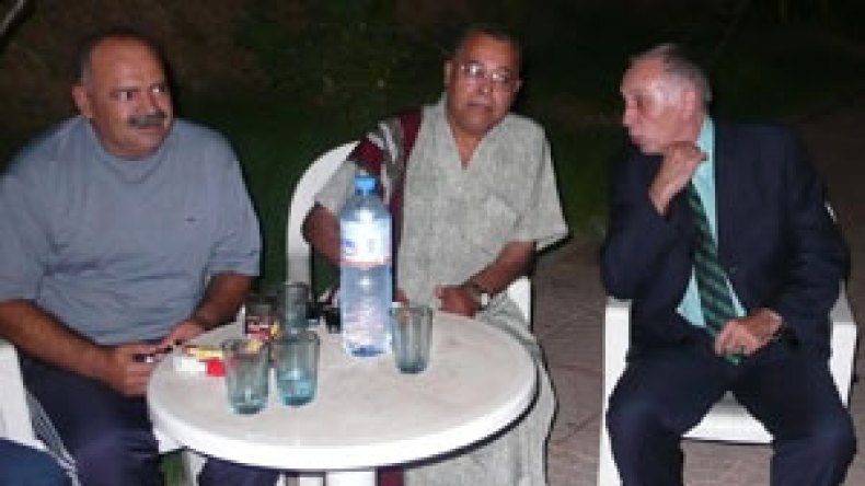 منادي يقيل ديبيرو ويطرد 6 لاعبين “مشاغبين” ، وبوتابوت عنابيا في الميركاتو