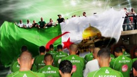 لاعبواالمنتخب الوطني يصلون من أجل غزة .. يحملون فلسطين في قلوبهم وهم يلعبون المونديال