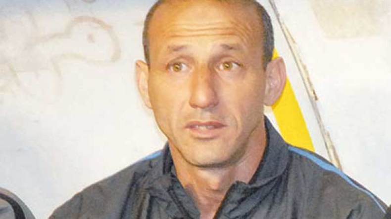 عماني يبحث عن بديل لدزيري وبويوسفي ومزيان يوقعان