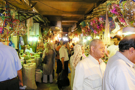 Services of market control shutdown 300 groceries on the eve of Ramadan