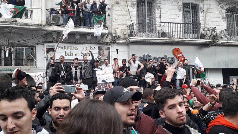 “الشعب متماسك مع جيشه ومترابطان ورؤيتهما للمستقبل واحدة”