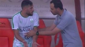 بلايلي يحتجّ على الجهاز الفني بعد استبداله