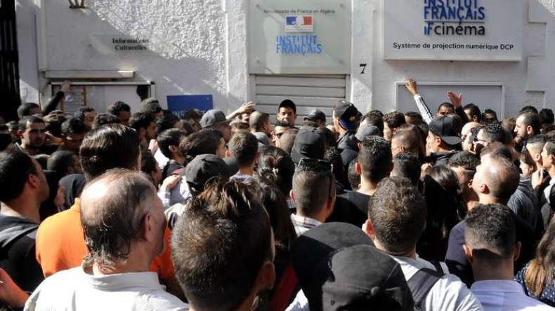 30 ألف طالب جزائري بفرنسا