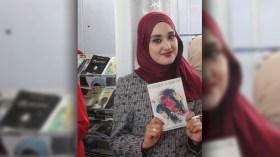 إدمانها على متابعة الأفلام الأمريكية فجر لدًيها الرغبة في الكتابة بالإنجليزية