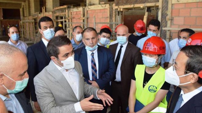 وزير الرياضة: التماطل في تسليم ملعب براقي غير مقبول