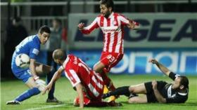 جبور وعبدون يتوّجان أولمبياكوس بطلا “افتراضيا” للدوري اليوناني
