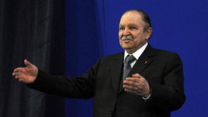 بوتفليقة يهنّئ منتخب اليد بعد تتويجه الإفريقي