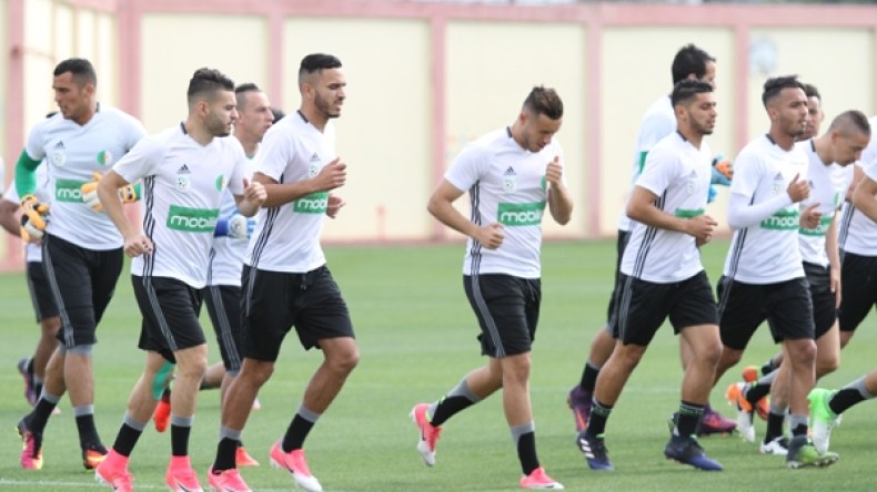 4 لاعبين آخرين يُغادرون تربص محليي “الخضر”