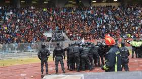 نقل 38 شرطيا تونسيا إلى المستشفى بِسبب الشغب الكروي