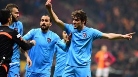 لاعب تركي يطرد الحكم!؟