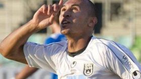 صديقي يرسّم التحاقه بالنصرية ويباشر التدريبات