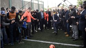 “ماكرون” يزور مسقط رأس “محرز” لِحاجة في نفس يعقوب