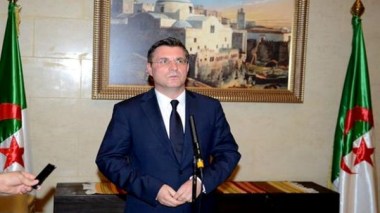 Bouteflika reçoit le nouvel ambassadeur de la République tchèque