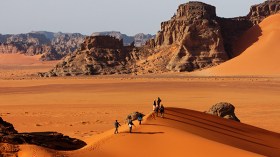 خبراء دوليون للبحث عن طابع معماري خاص بالطاسيلي