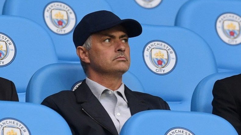 “شيطان” همس في أذن مورينيو: “لا تجلب محرز”!