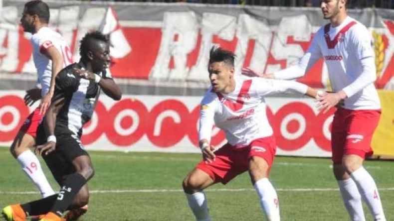 قرباج يضع الصحافيين والجمهور في مأزق