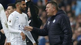 مدرب ليستر سيتي يُحذّر محرز