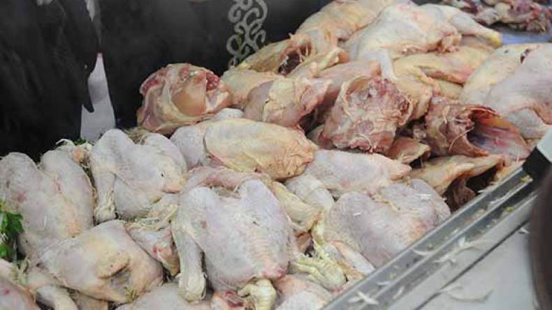 “الريفيون” والثلوج يلهبان أسعار الدجاج والخضر بالبويرة
