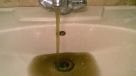 زيوت المحركات تختلط بماء الحنفيات